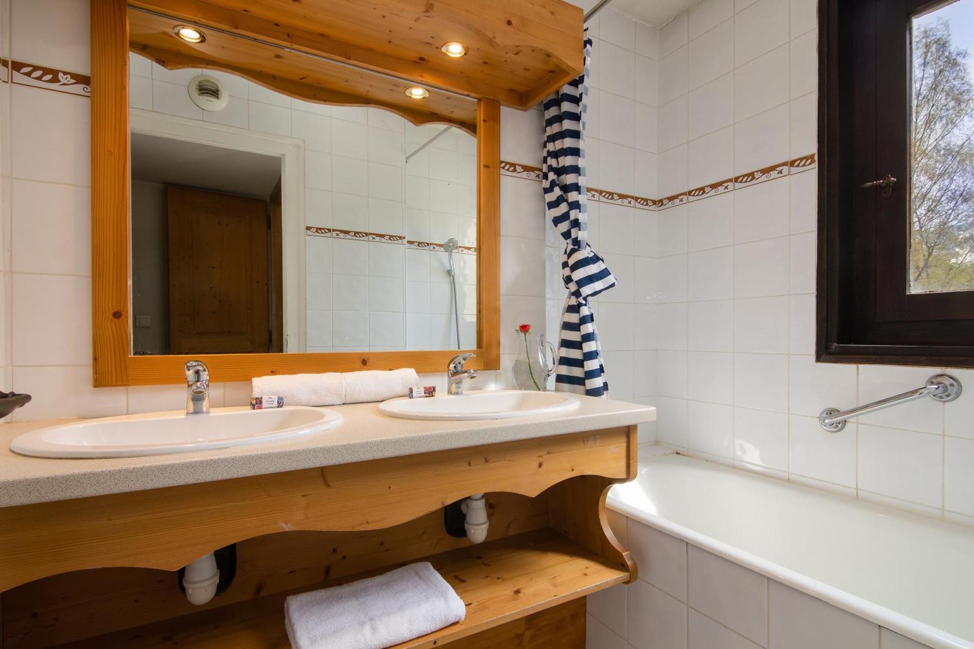 Appartement Anaite 15 - Happy Rentals Лез-Уш Экстерьер фото